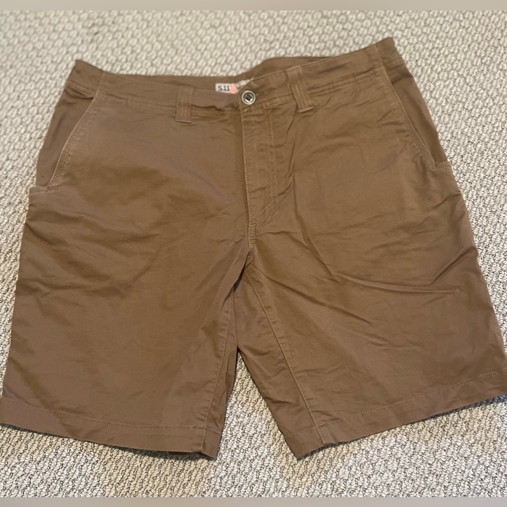 5.11 tactical cargo shorts size 36 waist